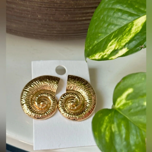 Golden Seashell Statement Earrings - Picture 1 of 3